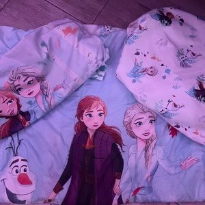 Disney Frozen toddler bedding